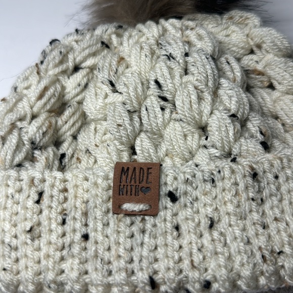 WINTER HAT - Picture 4 of 5